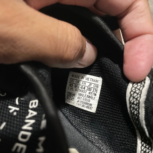 Size 10 ADIDAS NMD R1 BLACKOUT MENS - Picture 3 of 13